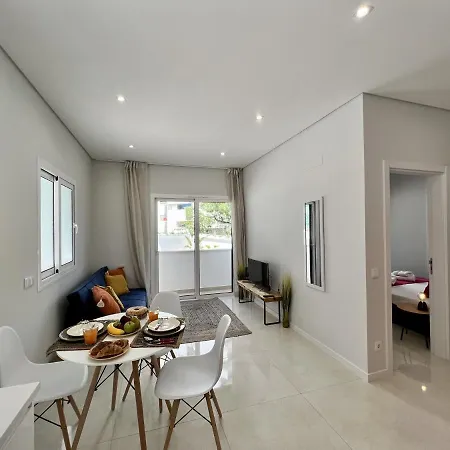 Da Rocha Modern By Homing *